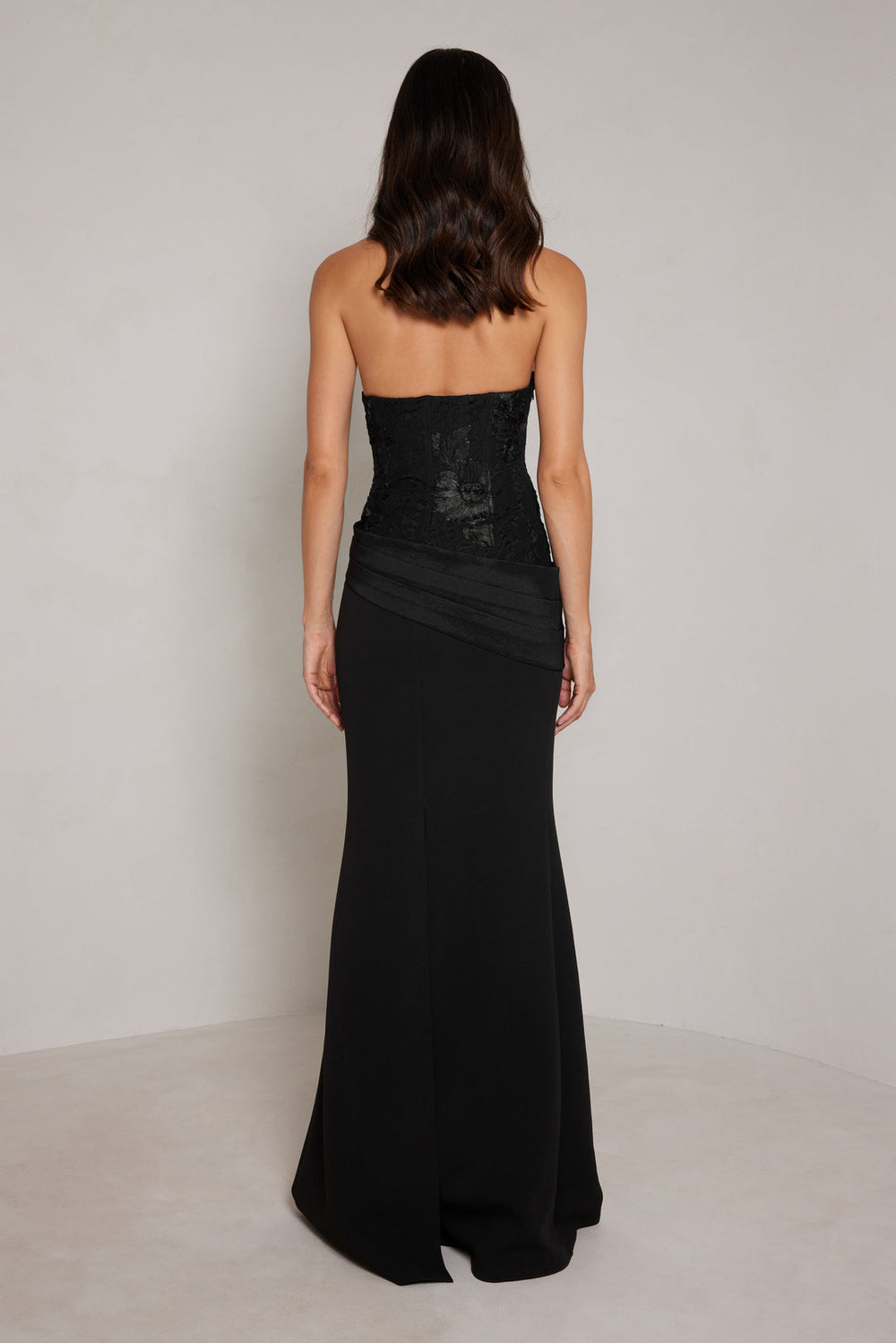 BLACK DRESSES | JAUS