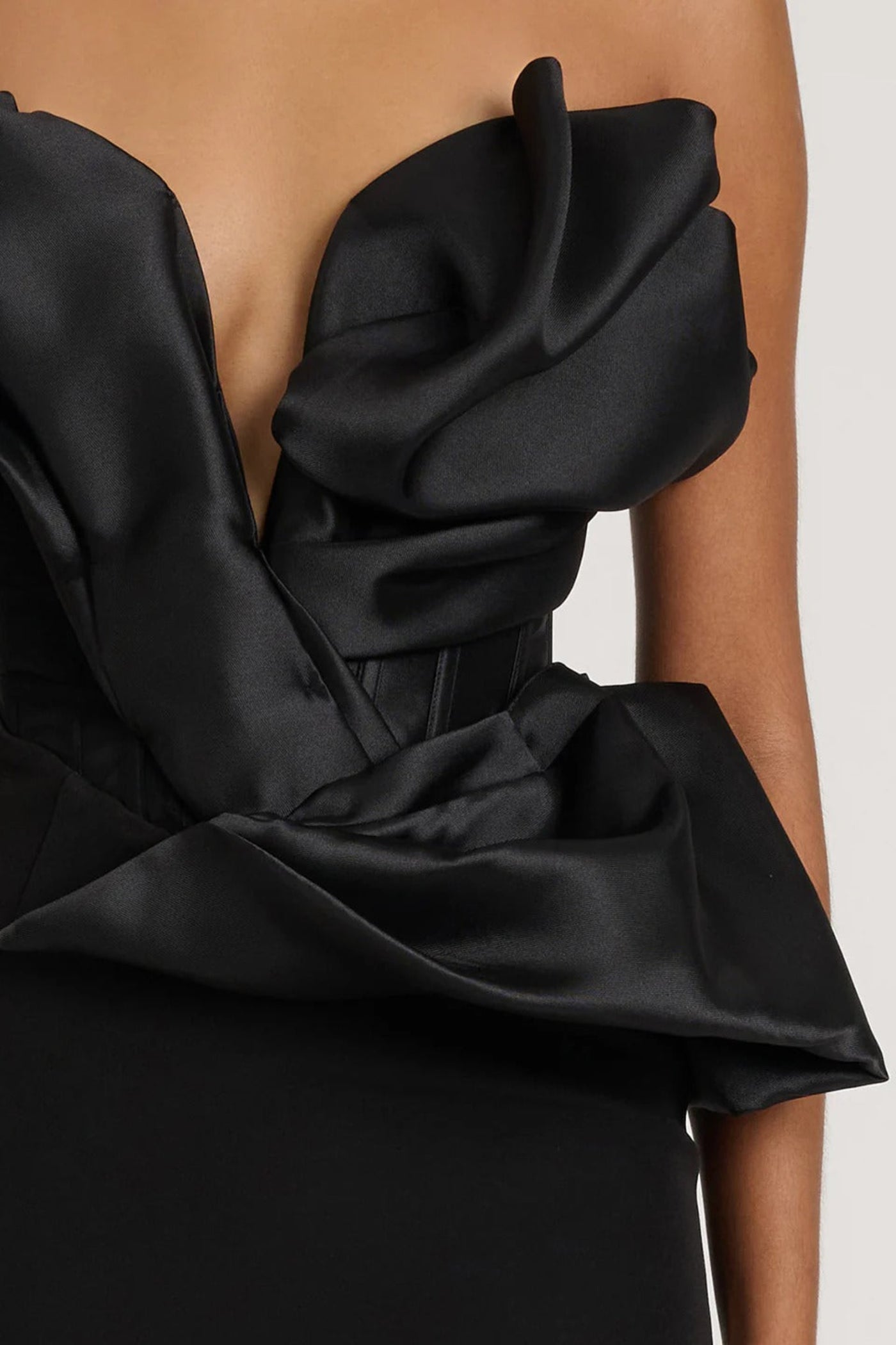 Auri Gown - Black