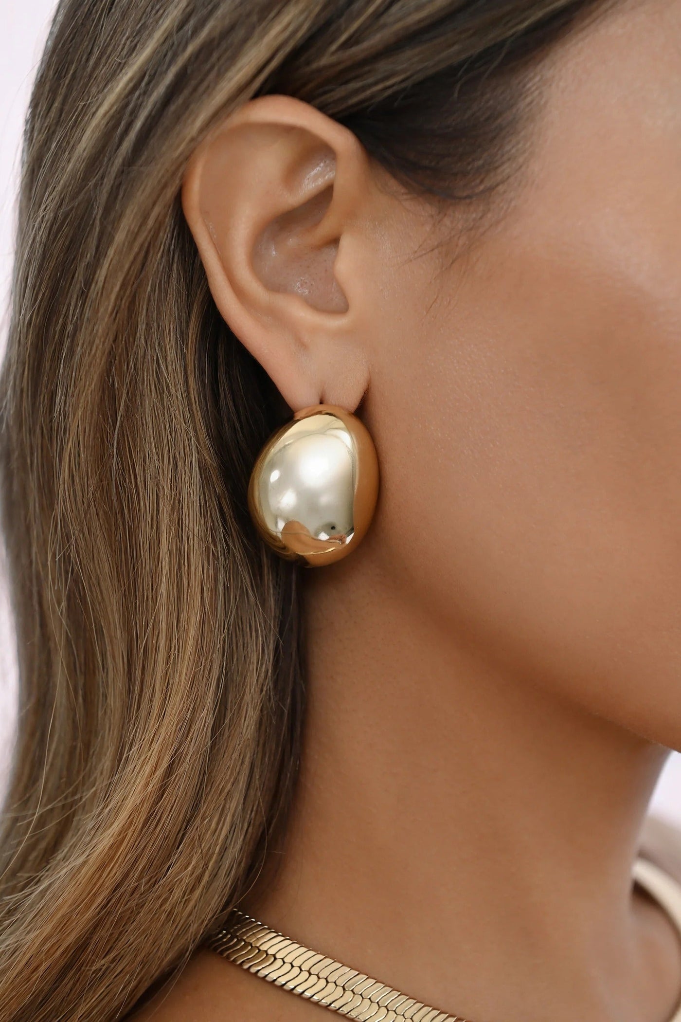 Smooth Pebble Earrings - Gold